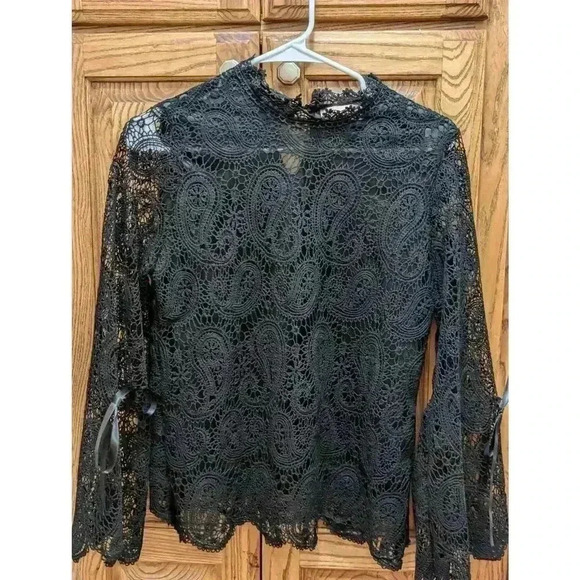 Black Paisley lace top with bow detail at sleeve by C+D+M size M w/black tank - Picture 1 of 7